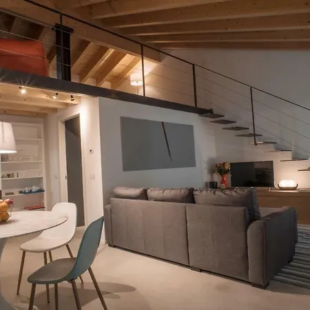 Altana Apartment *