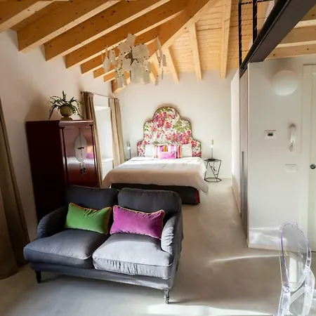 Altana Apartment *