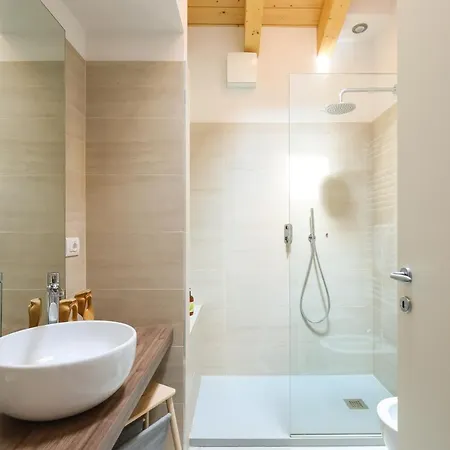 Altana Apartment *